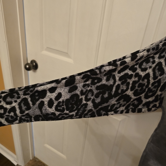 Gray Leopard Print Women's Hoodie - Picture 3 of 4